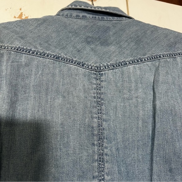 American Eagle Destroyed Denim Shirt Pearl Snaps Floral Lined Size Large - Picture 10 of 12